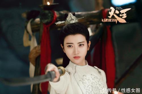 景甜方辟谣领证 看了这样的坐姿 张继科真的是有福了！