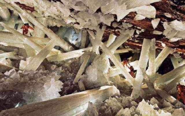 世界最深“水晶洞”，地下300米接近岩浆处，每一滴水都含2亿病毒