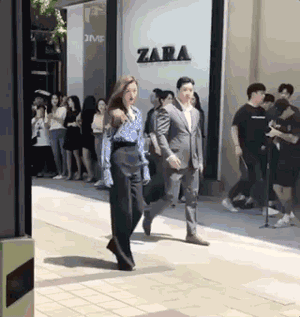 全智贤又又又又回来了!还记得她曾经带火全球的“人鱼唇”吗?