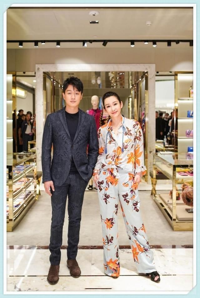 当秦海璐和刘涛同穿花睡衣现身，网友:高级与廉价的差距一目了然