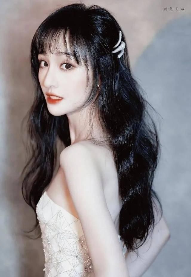  [美少女]90后郑爽不愧当红美少女！肤如凝脂身材优越锁骨惹人羡