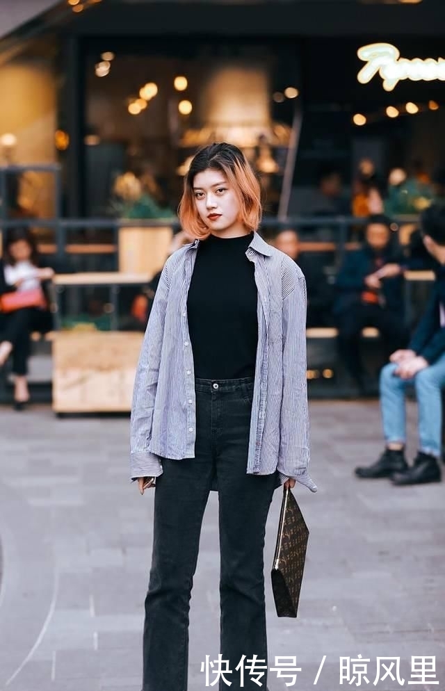 「美女」时尚街拍:在漂亮美女汇集的现代都市中,时尚美女们会挑选不一样的时尚潮流穿搭