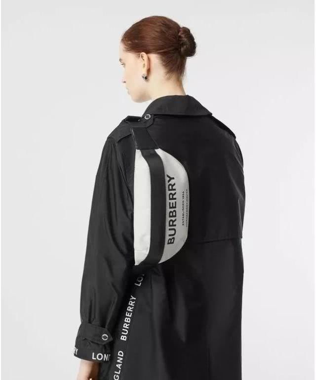  『爆款』大牌巴宝莉奢侈品衣服包包爆款入门