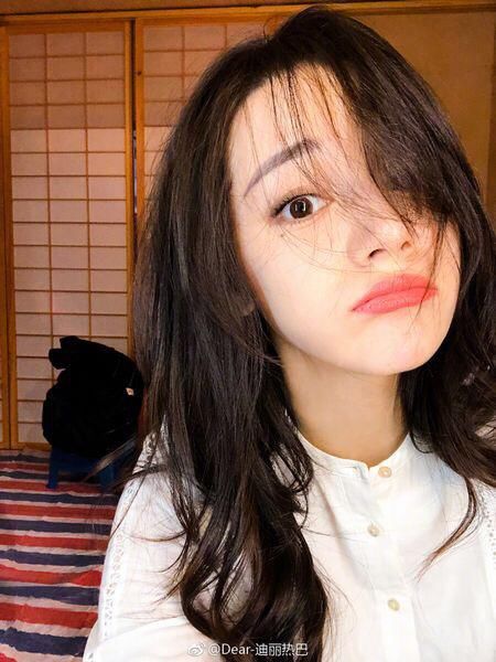 一千零一夜看了吗？迪丽热巴小姐姐的唇色了解一下