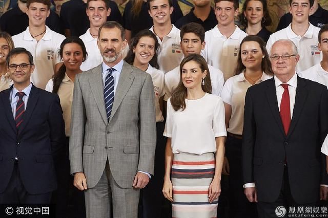 身高1米6却被封为时尚王妃！不输凯特的西班牙王妃衣品简直开了挂