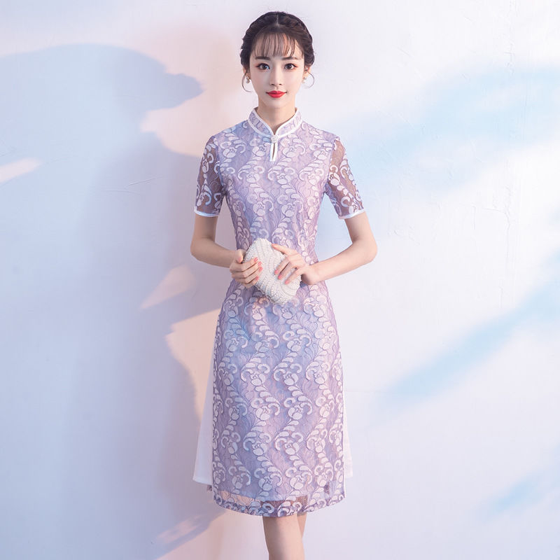 和表姐同时参加聚会,她身上的改良旗袍,让人眼前一亮太美太闪耀