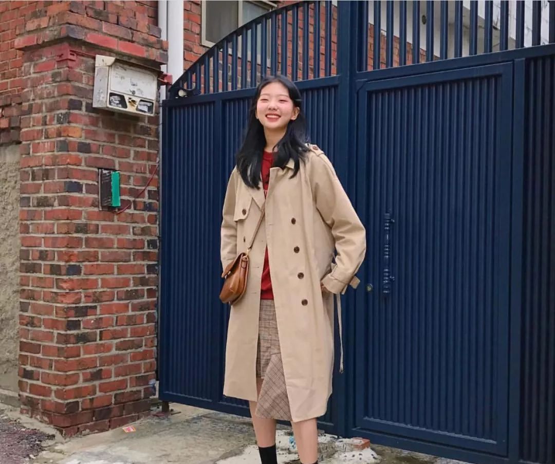  『风衣』T恤搭配:是时候穿T恤了!搭配薄外套美哭了!