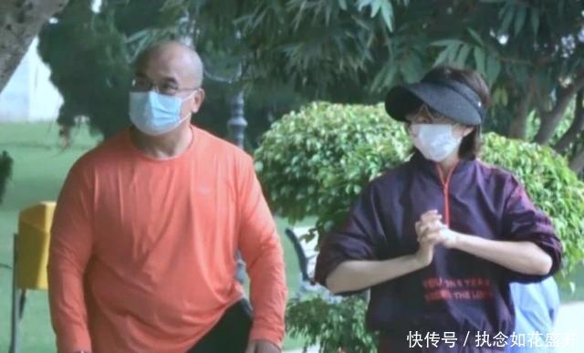 关之琳:关之琳回应与光头大叔绯闻,意外曝光与刘德华仍有交集