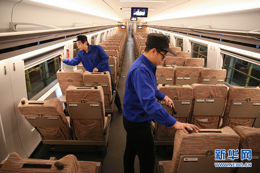 探秘高铁动车组“全科医院” 看“大夫”们如何为动车组保驾护航