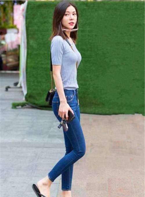 中国的一个特别城市，当地盛产美女，常被误认为成一个省