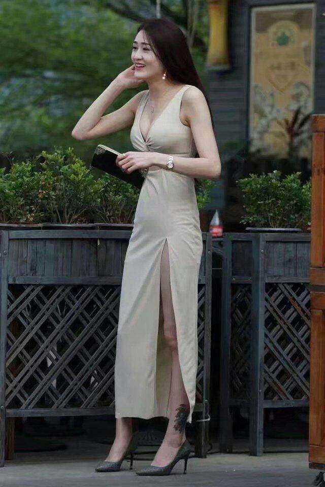 街拍: 妩媚动人的小姐姐, 图3穿着最迷人