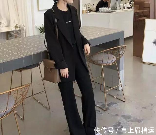  【适合自己】高腰裤的版型有很多！选择对了，轻松穿出时尚感