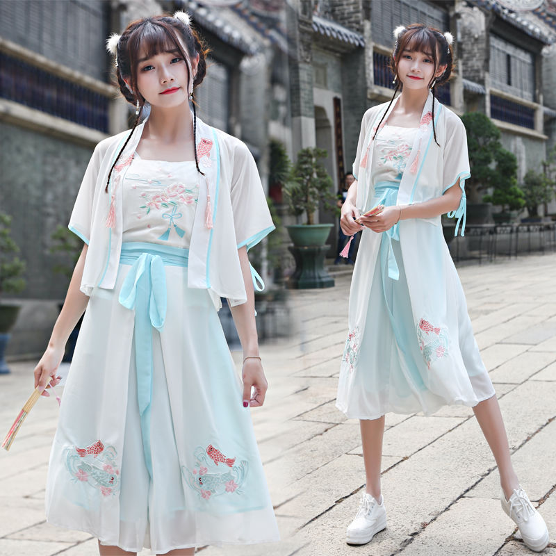 厉害了，如今中国少女穿的这些“改良汉服”，气质出众似神仙姐姐
