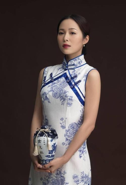  『代表』不同颜色的旗袍代表不同的气质，这7种颜色的旗袍，哪一款适合你