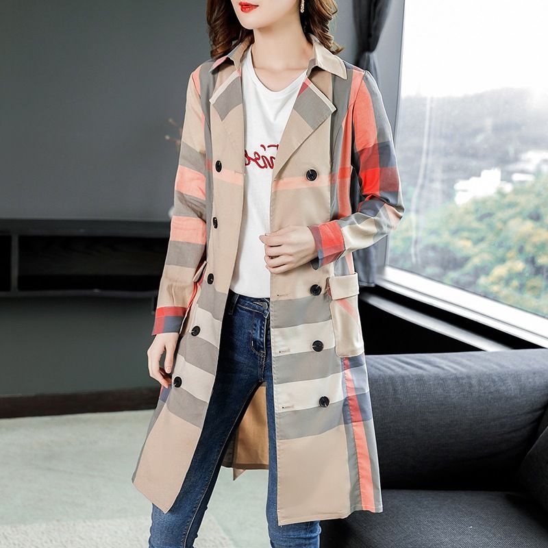 个子不高,可别去买羽绒服,看着土气,穿大衣+短靴,高挑又洋气