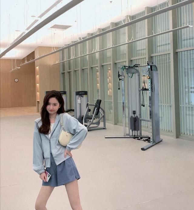  时髦：猪猪女孩和时髦精只有一线之隔,换一身衣服你也能美出新高度