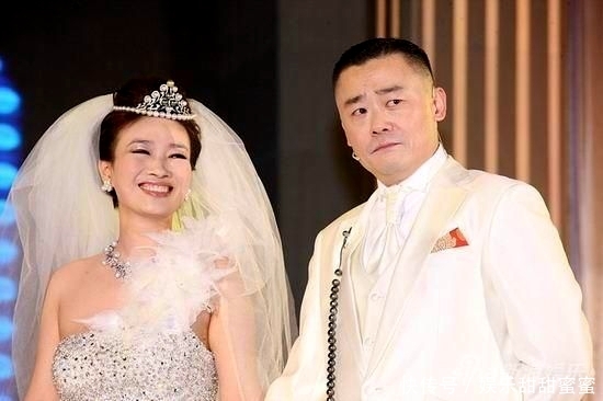 周立波胜诉回国喊冤 网友喊话当年把你岳父眼睛打瞎可是有实锤