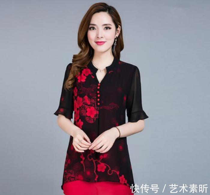 乡下女人别做黄脸婆！回娘家，45岁农村嫂子穿美衣，真的好洋气