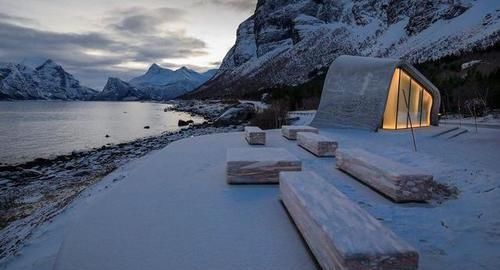 拥有峡湾极致风景，这可能是世界上最漂亮的公共卫生间