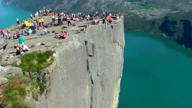 全球最壮丽的风景之一，相当于100层楼的高度，人们可免费游玩