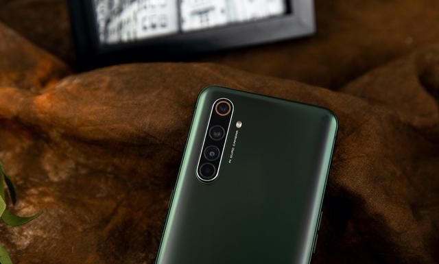  『旗舰机』极具性价比的水桶旗舰机 realme X50 Pro体验评测