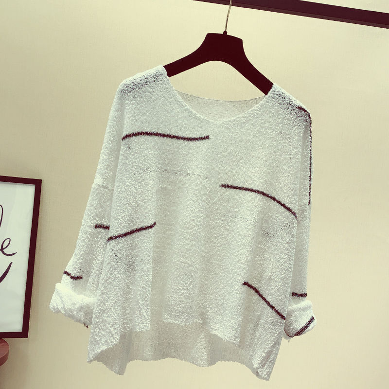 入秋后小姨只穿秋小衫，穿着嫩美又减龄，明明40岁，都说是我姐