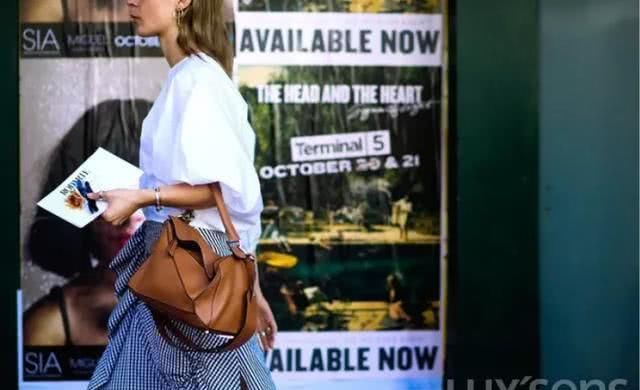  #包包#一周7天都想背它！衣橱里有这只包就够了