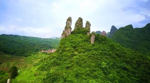 广西有座山，形似人的五根手指，难道是如来佛的五指山？