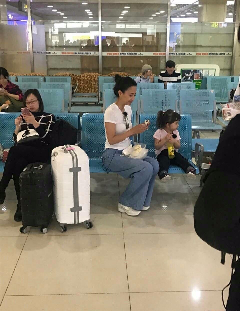 离开了吴奇隆的马雅舒活出了自己的精彩，气质打扮不输刘诗诗!