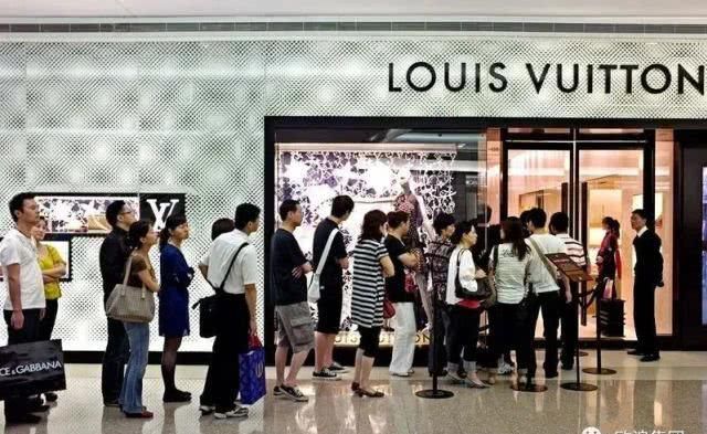  『奢侈品』好几家奢侈品包包店竞相关掉和停工！这种名牌都撑不住了
