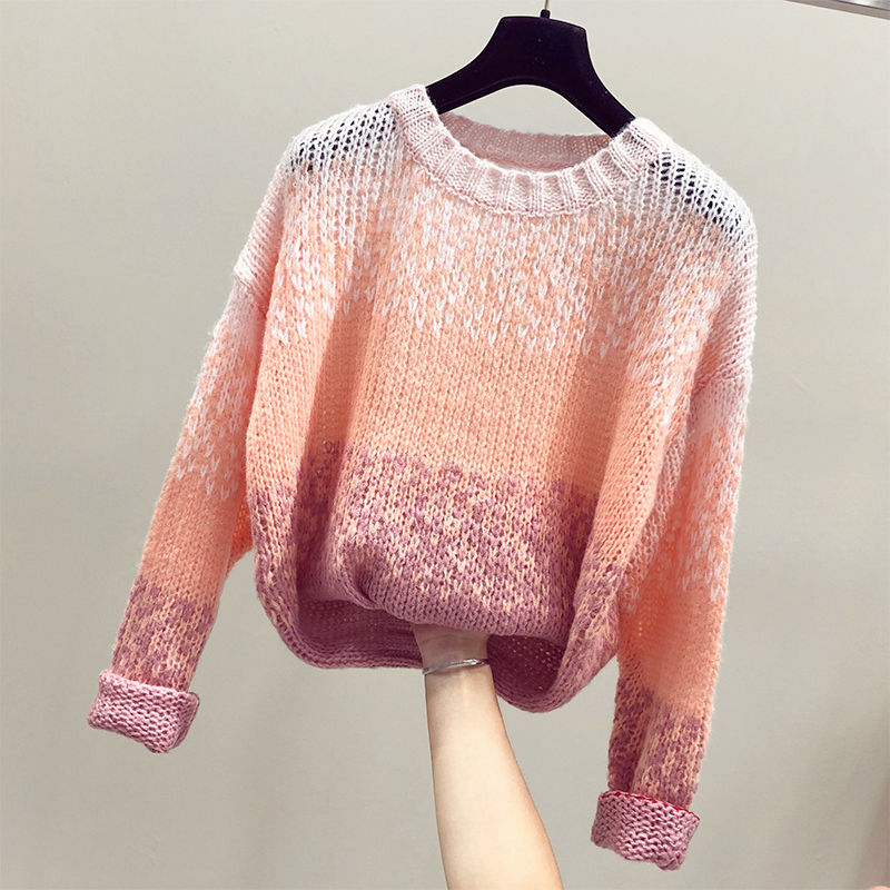 新上的彩色小毛衣，搭小脚裤洋气极了!美嫩时髦，很吸睛