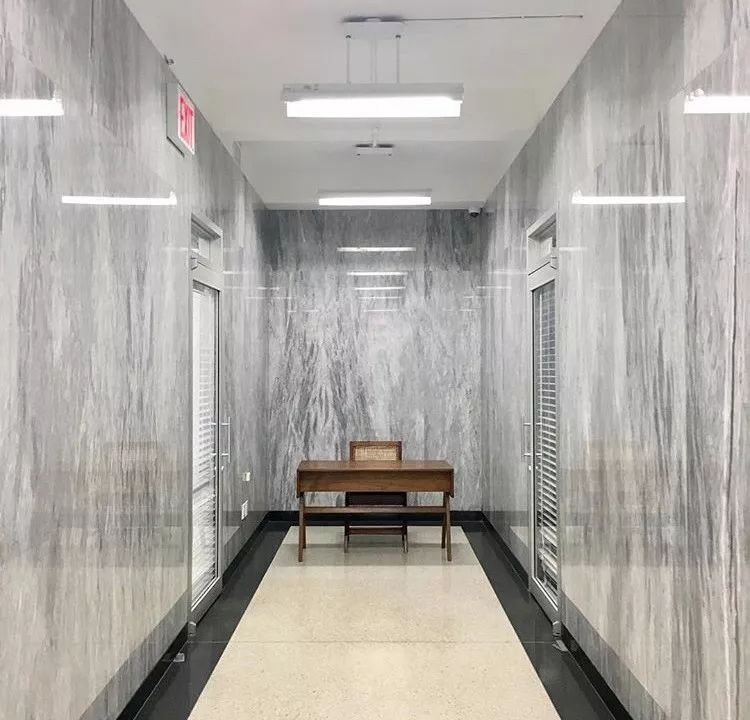 人人都想穿Thom Browne设计的灰西装，可你知道他的其他秘密吗