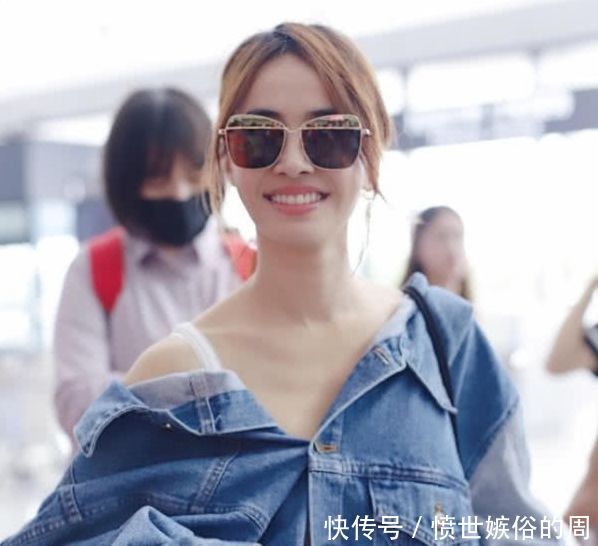 蔡依林机场最新照片，一身牛仔服吸晴无数，下身却亮了！