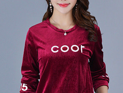 今年休闲套装又火了!中秋出门玩，51岁妈妈这样穿，减龄还方便