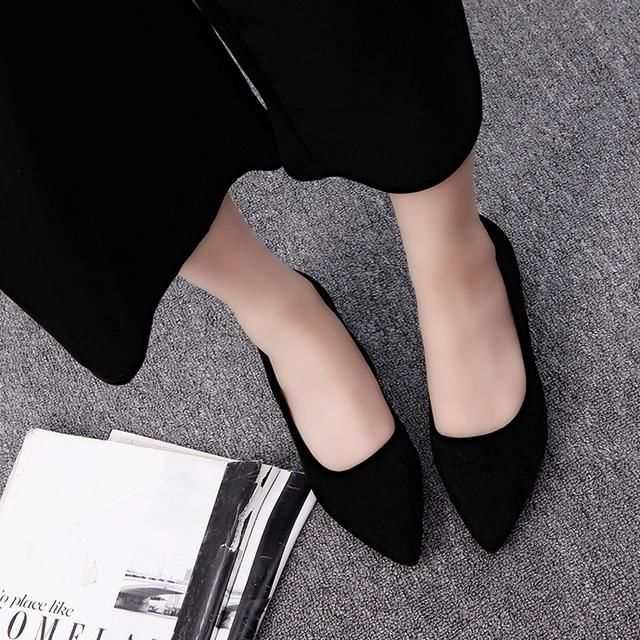 现在流行新款瓢鞋，真是让人心动，让你时髦一整个秋天