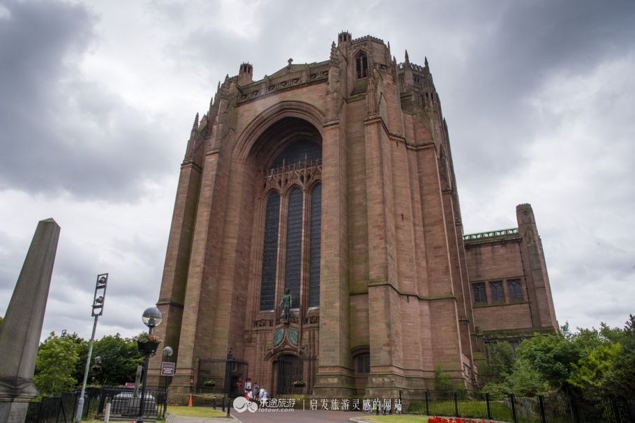 英国最大教堂，红色电话亭设计师的遗世之作