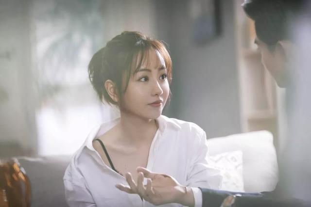 童颜杨蓉护肤全靠“以油克油”？加上这一步，秋冬护肤才算完整！