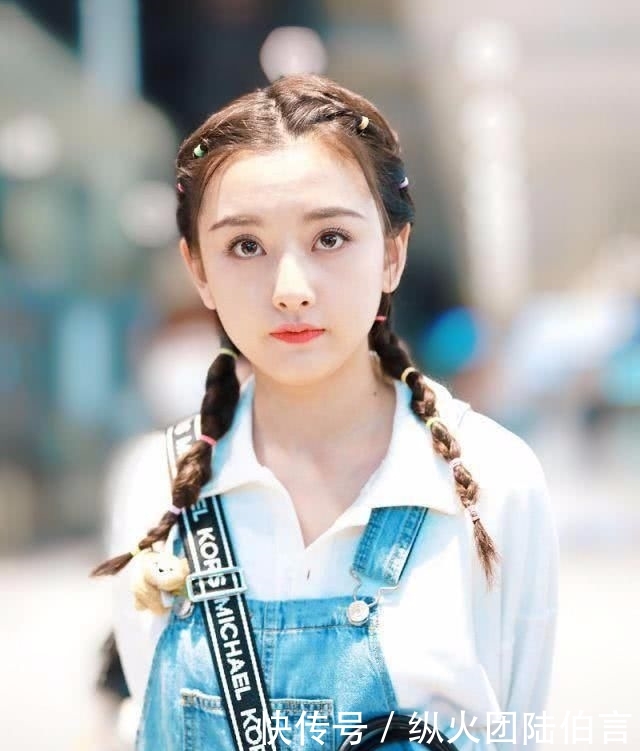 『扎发真』别总是“披头散发”!2020年大火的5种“扎发”,不挑人还好看!