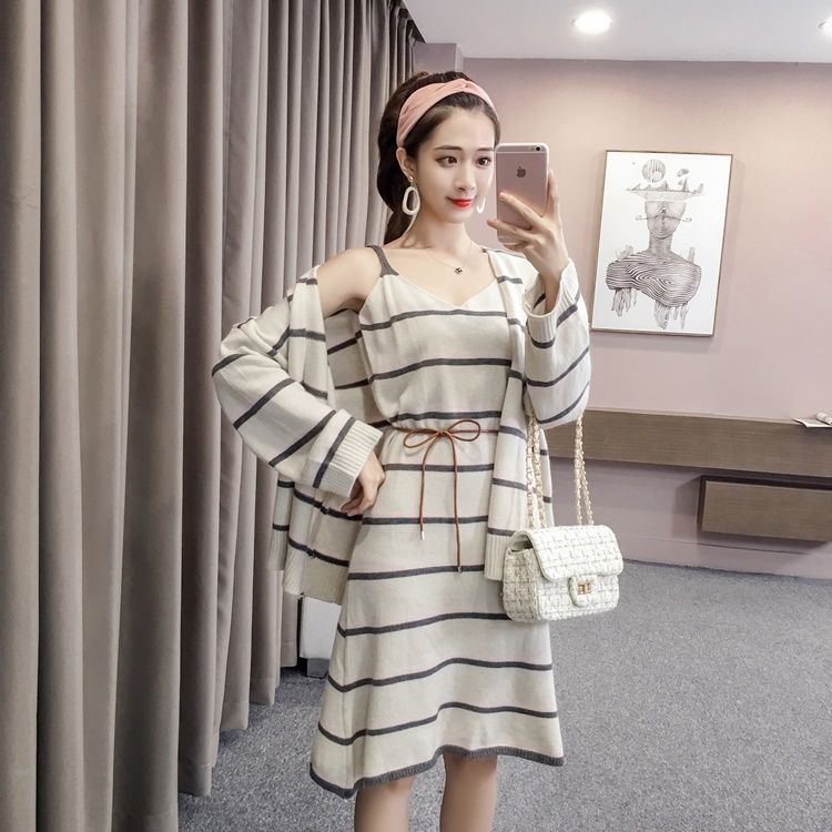 以前总觉得年轻不用打扮，如今穿上精品套装才知道，差距一目了然