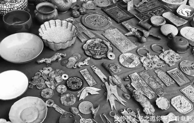 凌晨两点的西安＂鬼市＂，光怪陆离还藏着这么多秘密...