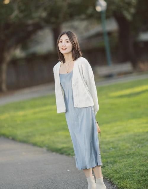  「日常」春夏不知道穿什么，学学这些简约又清新日常穿搭，让你美出新高度