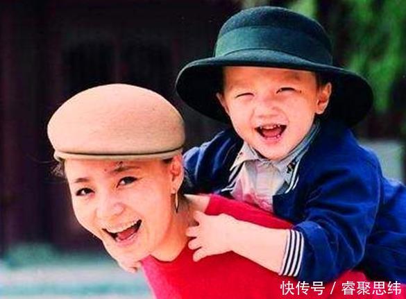  [兄弟俩]被同父异母的弟弟比下去，兄弟俩至今未见面，宋丹丹怒斥前夫英达