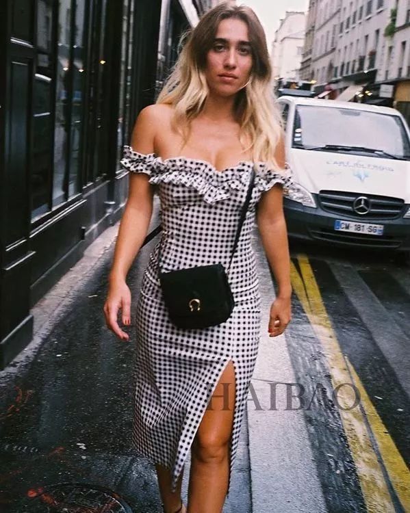 现在的女明星都流行穿这件?适合大胸妹的衣服终于有了!