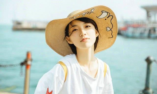 比较耐看的女生，一般都有这几种特点，你有了吗？