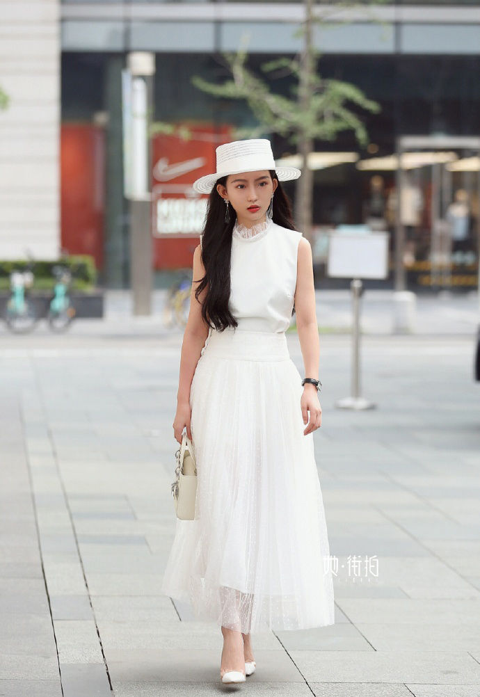 街拍北京:几套轻熟风格的穿搭参考，让你美到窒息!