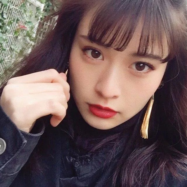 年仅21岁身高167的横田成当红的杂志麻豆，坐拥日圈26万粉丝，超