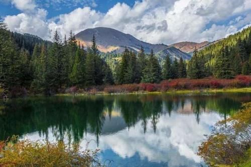 四川旅游好去处！原始森林之神韵牟尼沟，风景绝美，让人流连忘返