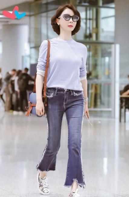 陈数的气质太高级了, 简单牛仔裤也穿得这么有范, 大长腿更迷人