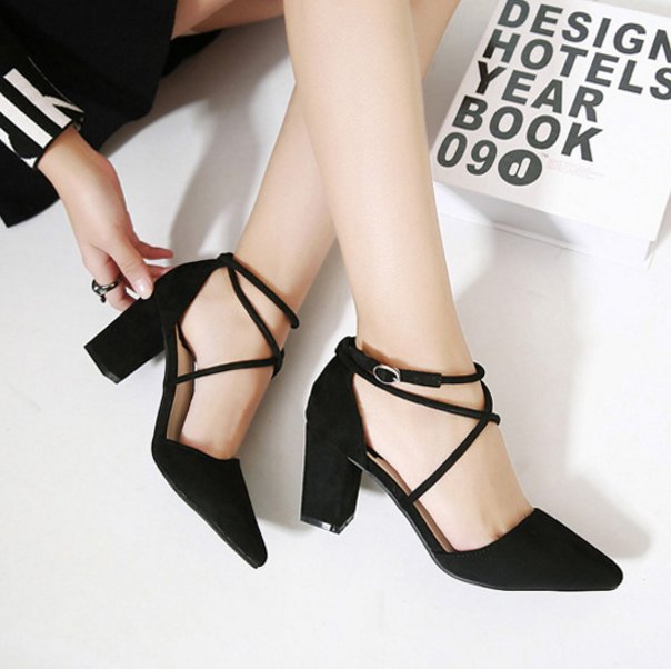 马上立秋了!有条件的,给自己备上这样的尖头鞋吧!养脚显瘦