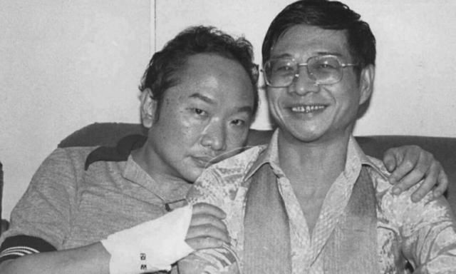 动作演员李家鼎表示:李小龙速度快,力气很大,单手可提起一个140磅重的